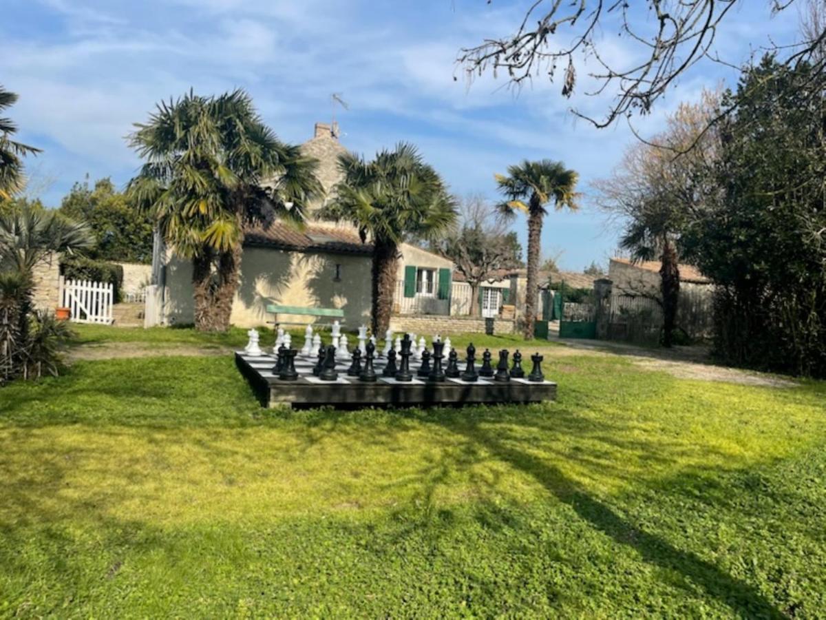 Le Chai Maison De Charme Pour Tribu Joyeuse Le Château-dʼOléron Exteriér fotografie