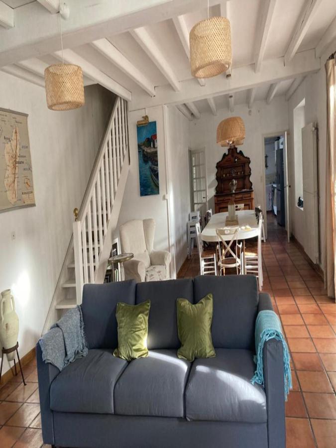 Le Chai Maison De Charme Pour Tribu Joyeuse Le Château-dʼOléron Exteriér fotografie