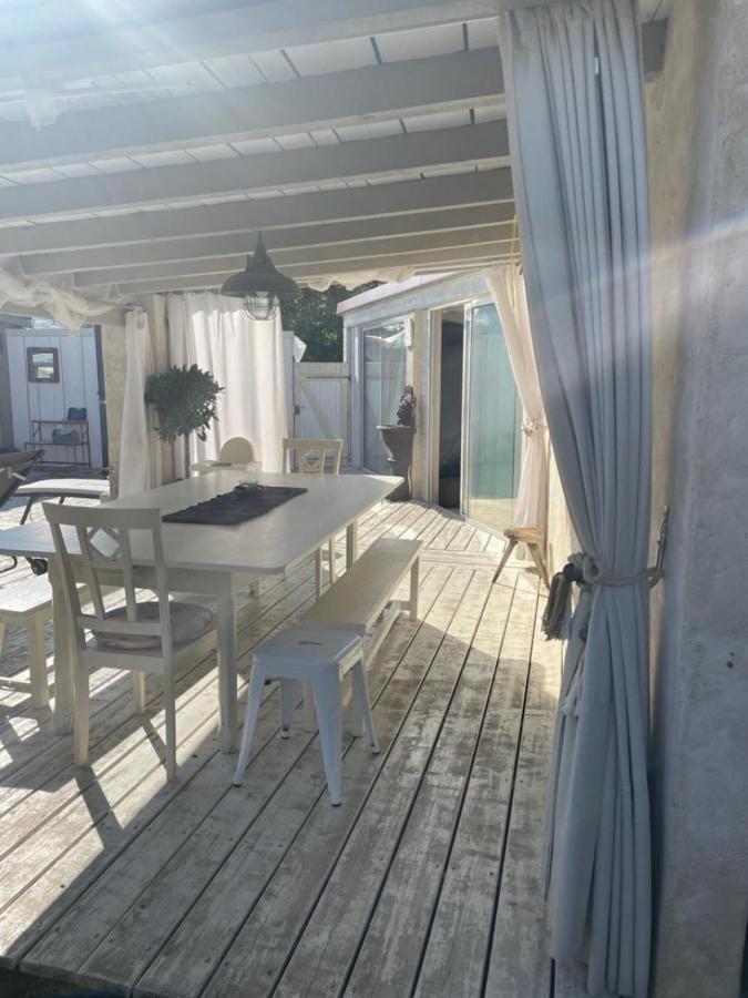 Le Chai Maison De Charme Pour Tribu Joyeuse Le Château-dʼOléron Exteriér fotografie