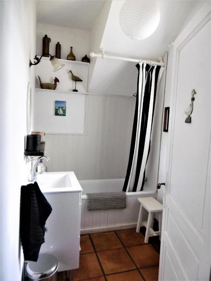 Le Chai Maison De Charme Pour Tribu Joyeuse Le Château-dʼOléron Exteriér fotografie