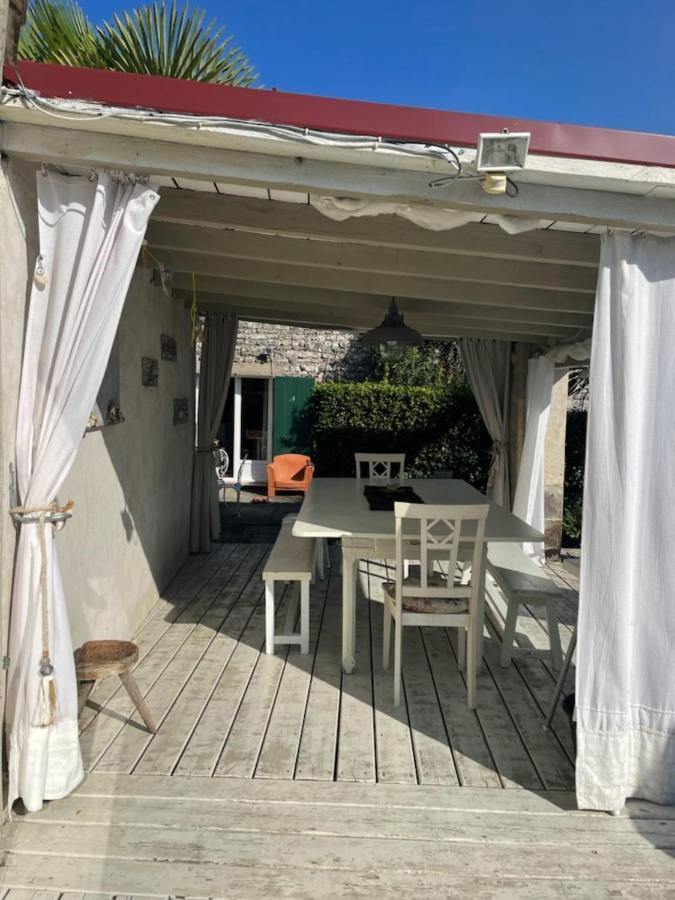 Le Chai Maison De Charme Pour Tribu Joyeuse Le Château-dʼOléron Exteriér fotografie